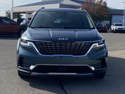 Used 2022 Kia Carnival SX image 2