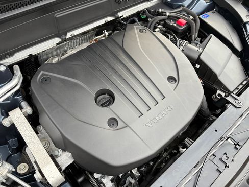 Used 2024 Volvo XC60 B5 Core image 13