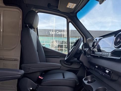 New 2026 Mercedes-Benz Sprinter 2500 image 23