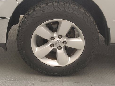 Used 2017 RAM 1500 Classic SLT image 31