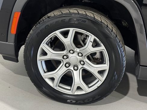 Used 2022 Jeep Wagoneer Series II AWD/4WD image 8