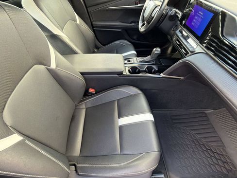 Used 2025 Toyota Camry SE w/ Convenience Package FWD image 26