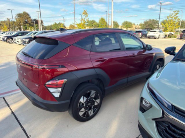 Used 2024 Hyundai Kona SEL AWD/4WD image 3