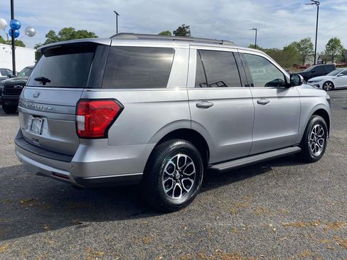 Used 2024 Ford Expedition XLT image 6