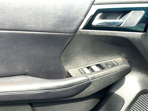 Used 2023 Mitsubishi Outlander SE AWD/4WD image 16