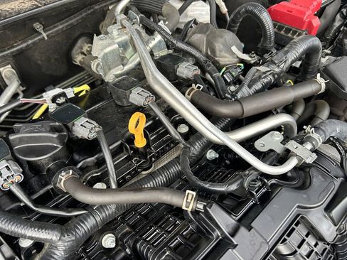 Used 2025 Nissan Altima 2.5 SV FWD image 30