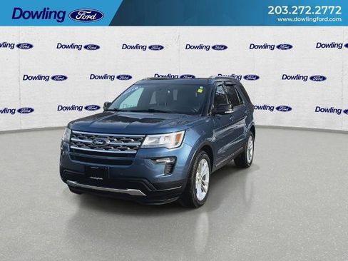 Certified 2018 Ford Explorer XLT w/ Equipment Group 202A image 7