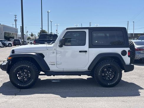 Used 2018 Jeep Wrangler Sport image 2