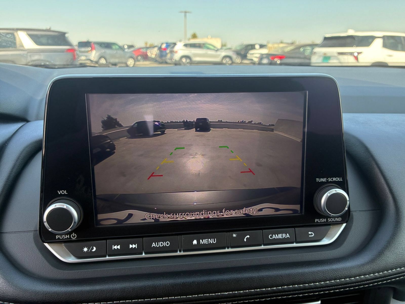 Used 2025 Nissan Rogue SV FWD image 25