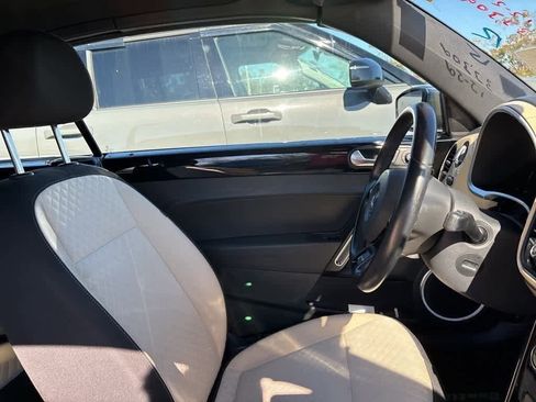 Used 2019 Volkswagen Beetle 2.0T SE image 7