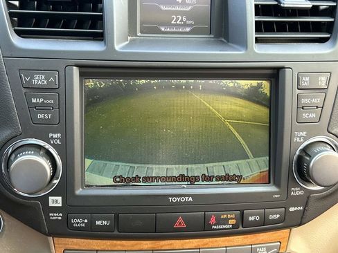 Used 2010 Toyota Highlander Limited AWD/4WD image 39