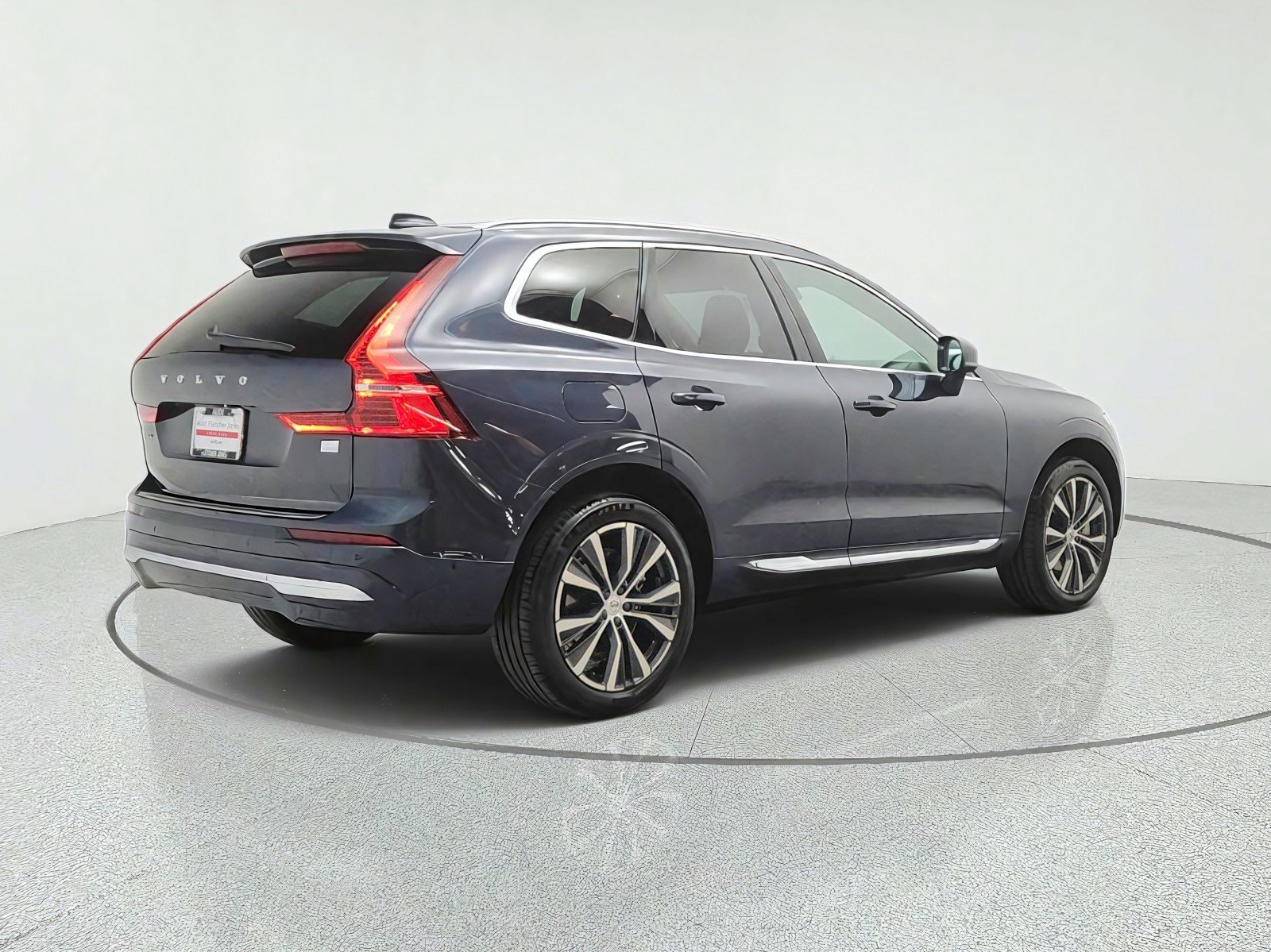 Used 2022 Volvo XC60 T8 Inscription Expression w/ Advanced Package AWD/4WD image 5