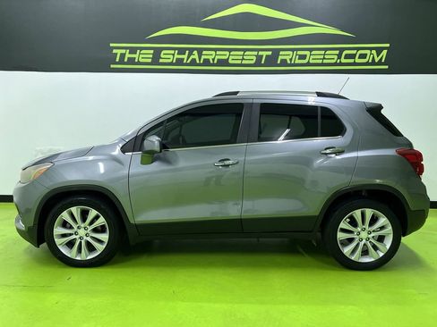 Used 2020 Chevrolet Trax Premier w/ LPO, Cargo Package FWD image 6
