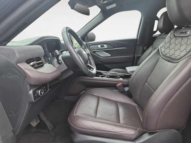 Certified 2025 Ford Explorer Platinum w/ LUX Leather Package AWD/4WD image 11