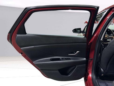 Used 2024 Hyundai Elantra SEL image 37