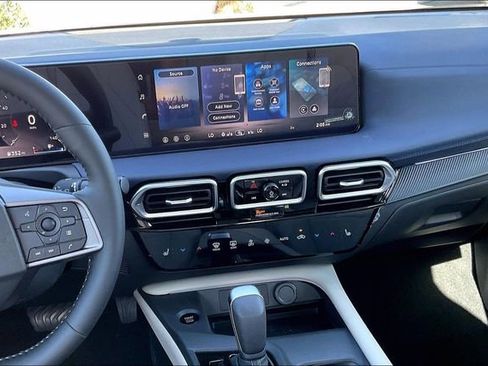 New 2026 Nissan Sentra SL image 4