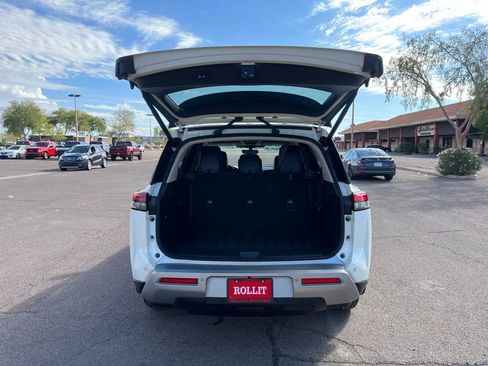 Used 2023 Nissan Pathfinder SL image 12