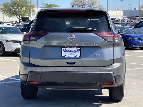 Used 2024 Nissan Rogue SV image 5