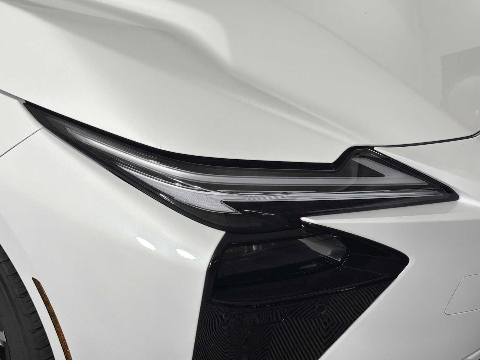 New 2026 Lexus ES 350e w/ Convenience Package FWD image 15
