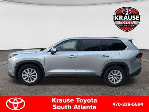 Used 2025 Toyota Grand Highlander FWD image 4