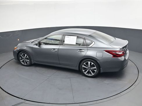 Used 2017 Nissan Altima 2.5 SR FWD image 31