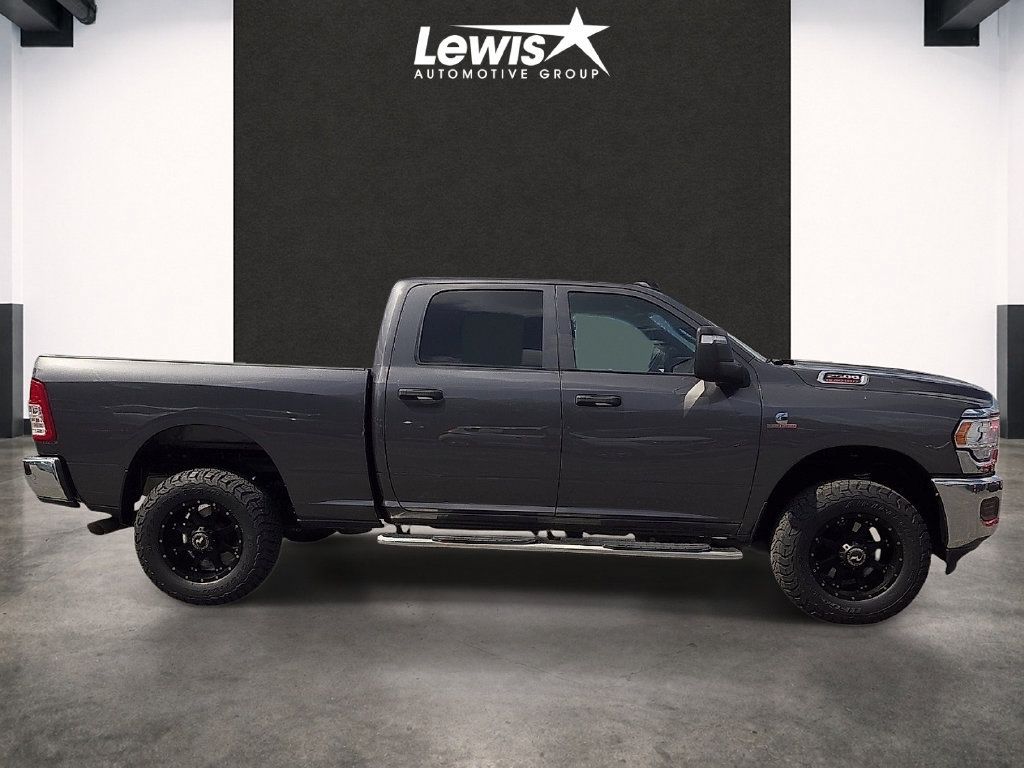 Used 2024 RAM 2500 Tradesman w/ Chrome Appearance Group AWD/4WD image 5