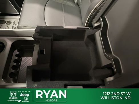 New 2026 RAM 2500 Laramie AWD/4WD image 39