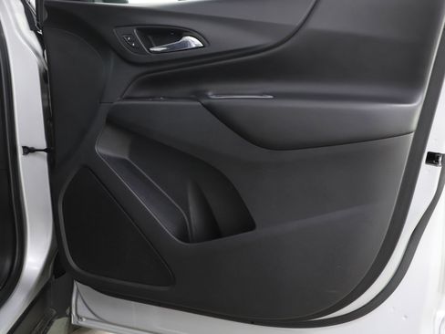 Used 2020 Chevrolet Equinox LT image 9