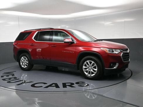 Used 2021 Chevrolet Traverse LT FWD image 2