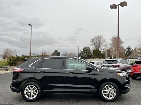 Used 2023 Ford Edge SEL image 2