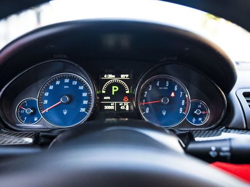 Used 2015 Maserati GranTurismo MC RWD image 28