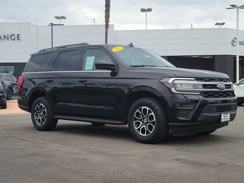 Used 2024 Ford Expedition XLT image 31