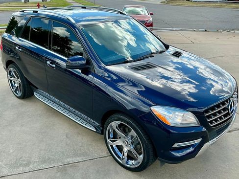 Used 2014 Mercedes-Benz ML 350 BlueTEC 4MATIC image 4
