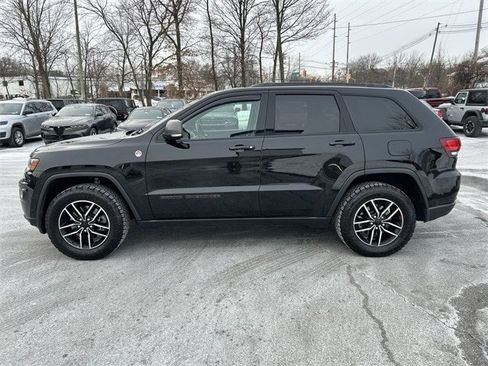 Certified 2021 Jeep Grand Cherokee Trailhawk w/ Trailhawk Luxury Group image 5