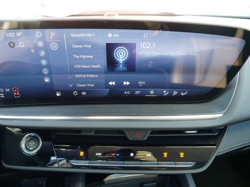 Used 2025 Buick Envision Preferred image 22