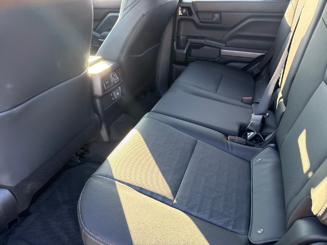 Used 2026 Toyota 4Runner TRD Off-Road Premium AWD/4WD image 18