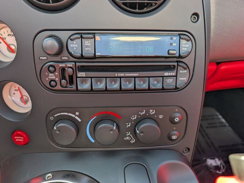 Used 2004 Dodge Viper SRT-10 image 21