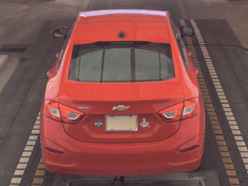 Used 2017 Chevrolet Cruze LS image 3