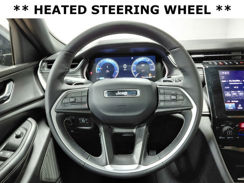 Used 2024 Jeep Grand Cherokee L Altitude image 9