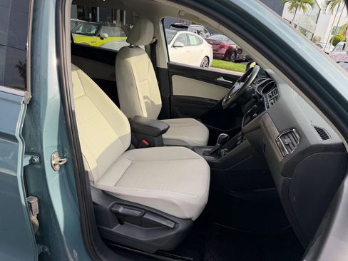Used 2019 Volkswagen Tiguan SE w/ Panoramic Sunroof Package FWD image 18