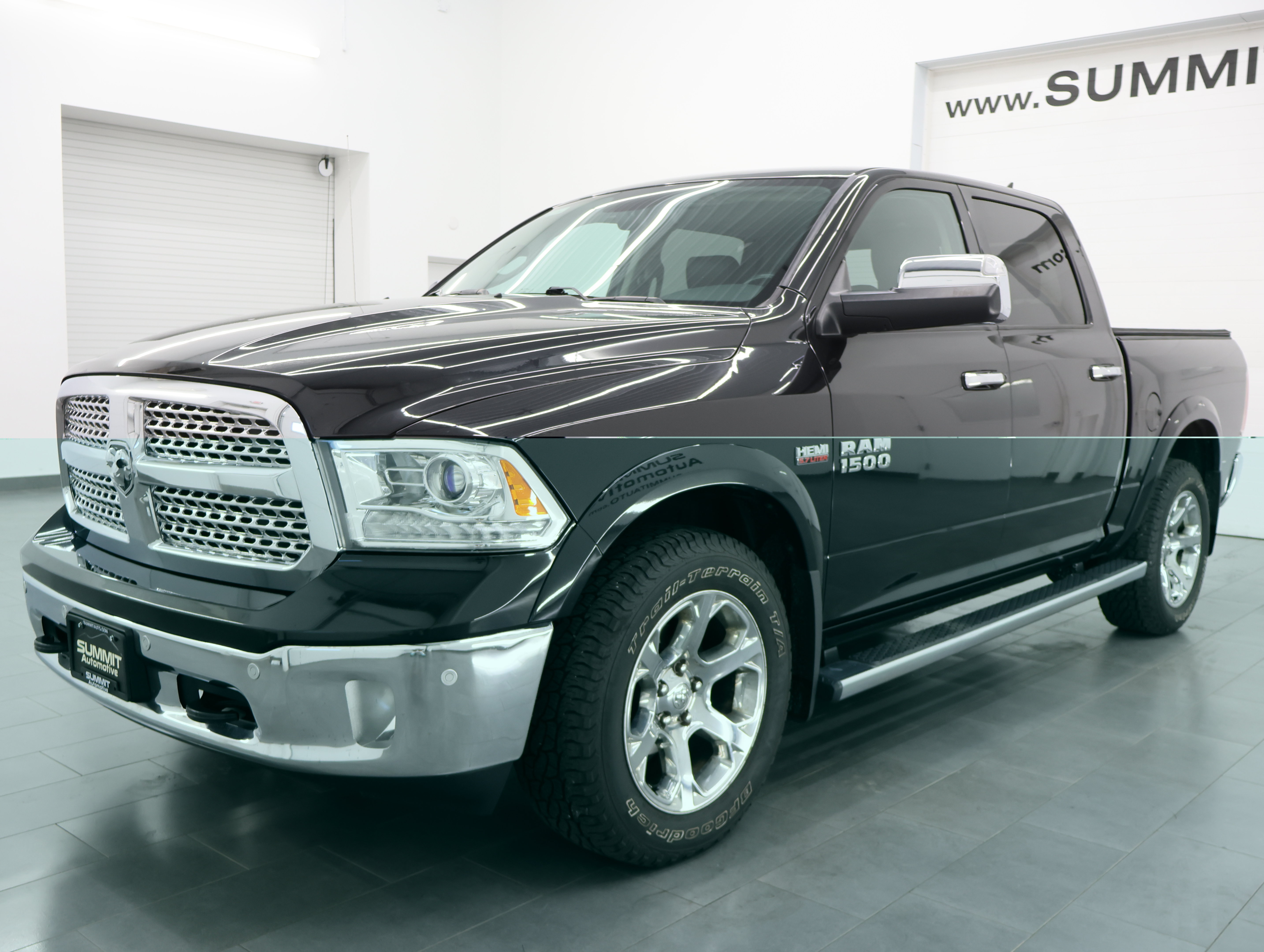Used 2018 RAM 1500 Laramie w/ Convenience Group AWD/4WD image 7