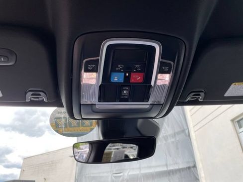 Used 2026 RAM 1500 Laramie AWD/4WD image 20