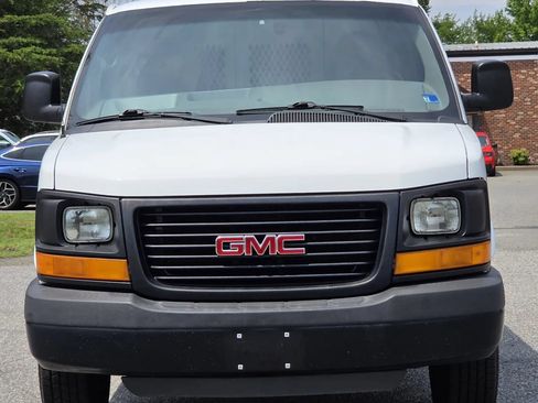 Used 2015 GMC Savana 2500 RWD image 2