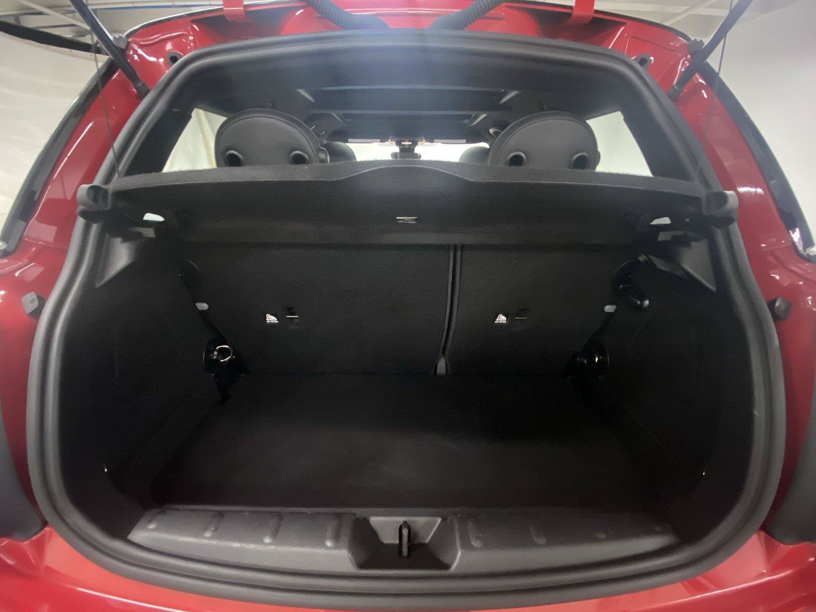 Used 2021 MINI Cooper 2-Door Hardtop w/ 6.5" Touchscreen Package FWD image 25