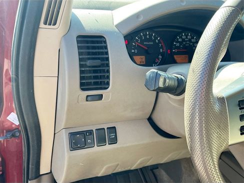 Used 2012 Nissan Frontier SV w/ SV Premium Utility Pkg image 10