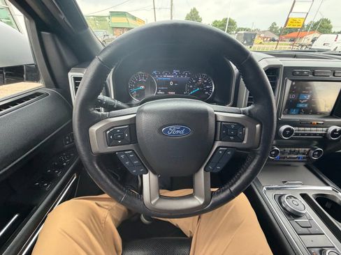 Used 2019 Ford Expedition Max XLT w/ Equipment Group 202A AWD/4WD image 13