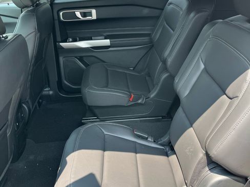 Used 2023 Ford Explorer XLT w/ Equipment Group 202A image 8