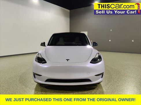 Used 2024 Tesla Model Y Long Range AWD/4WD image 2