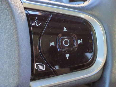 Used 2017 Volvo XC90 T8 Inscription w/ Vision Package image 28