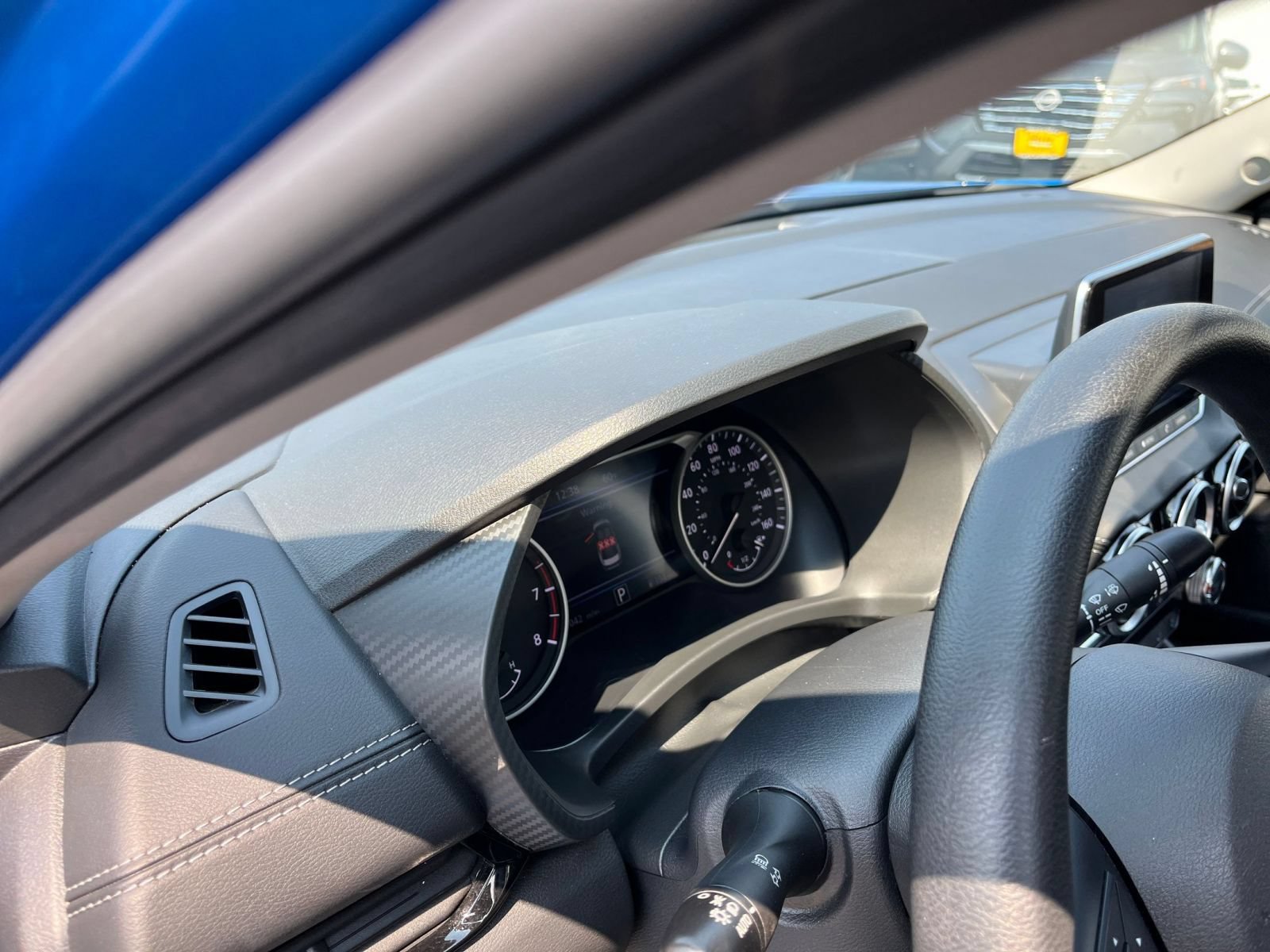 Used 2025 Nissan Sentra SV FWD image 33